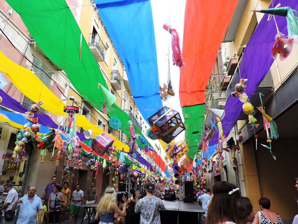 Gràcia wijkfeesten in Barcelona tijdens de zomer